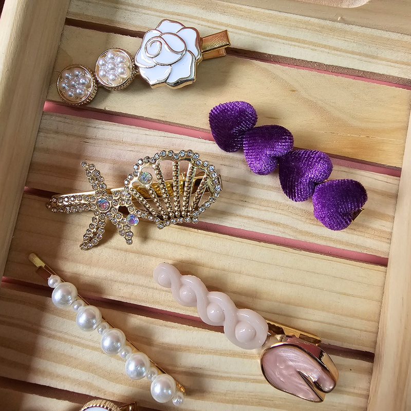 Set of Partywear Embellished Hair Clips for girls (Pack of 1,Random Design)