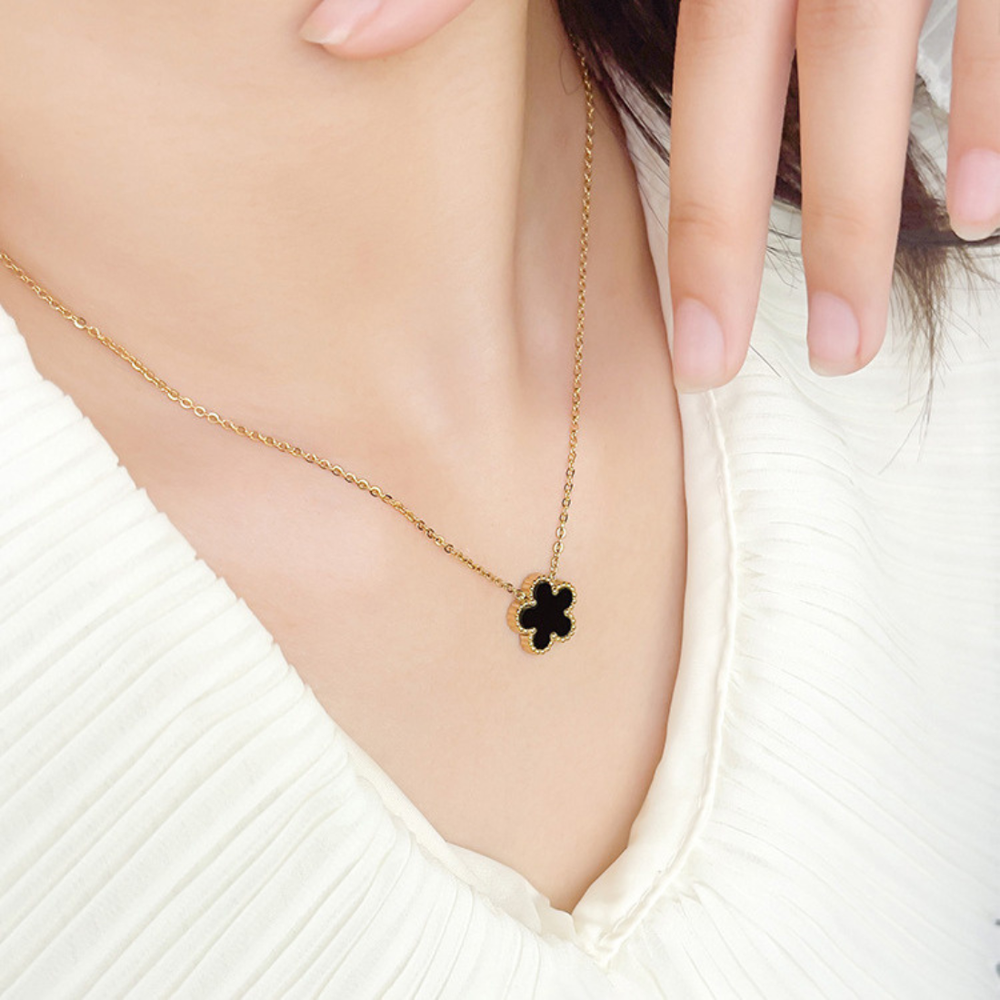 Anti tarnish Black Clover jwellery Set (Pack of 1, Black)