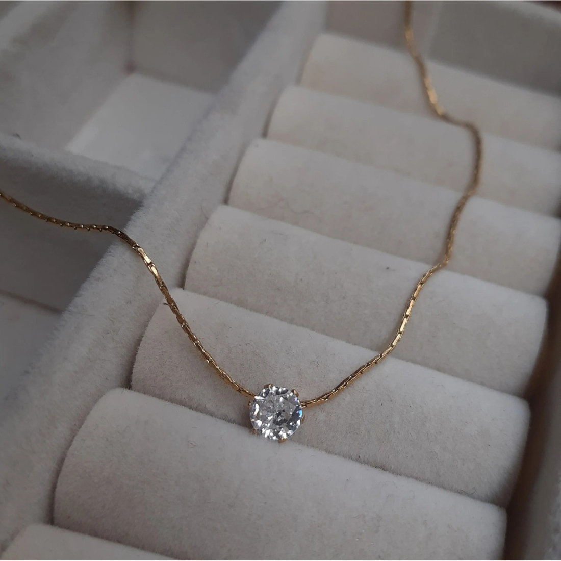 Anti Tarnish Stainless Steel Round Cubic Zirconia Pendant Necklace (Pack of 1, Gold)