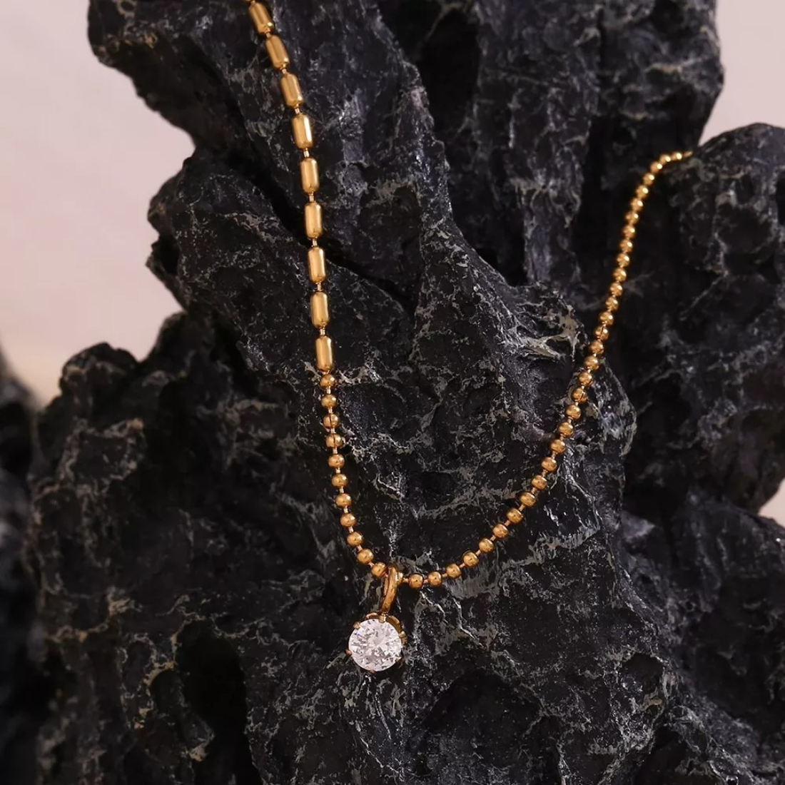 White Round Rhinestone Neckpiece Moti Chain Pendant ( Gold )